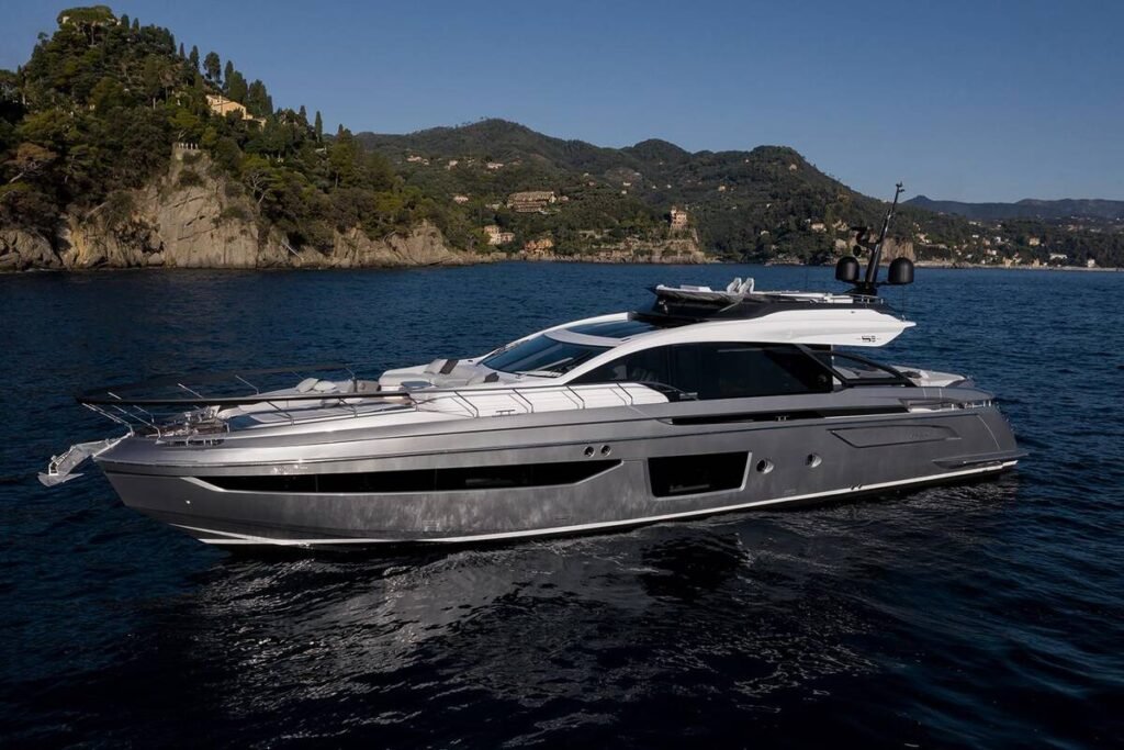 Azimut S8 motor yacht — yacht brokerage across the GCC, Maldives & South of France